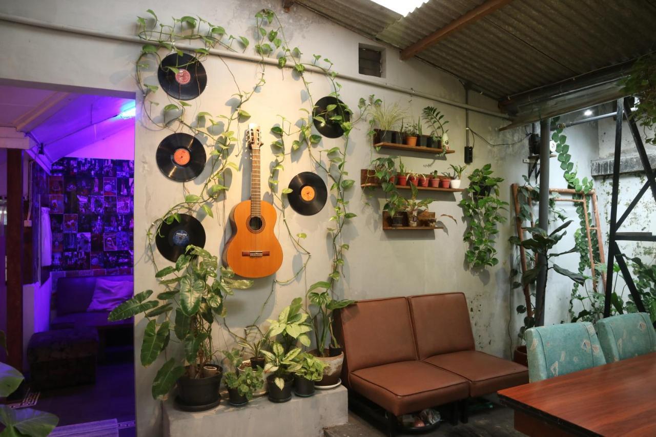 Semeru Hostel Malang (Adults Only) Εξωτερικό φωτογραφία