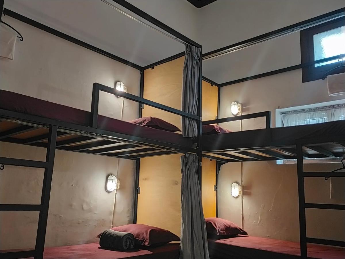 Semeru Hostel Malang (Adults Only) Εξωτερικό φωτογραφία
