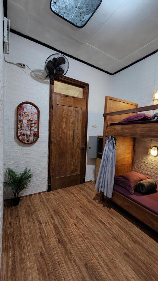 Semeru Hostel Malang (Adults Only) Εξωτερικό φωτογραφία