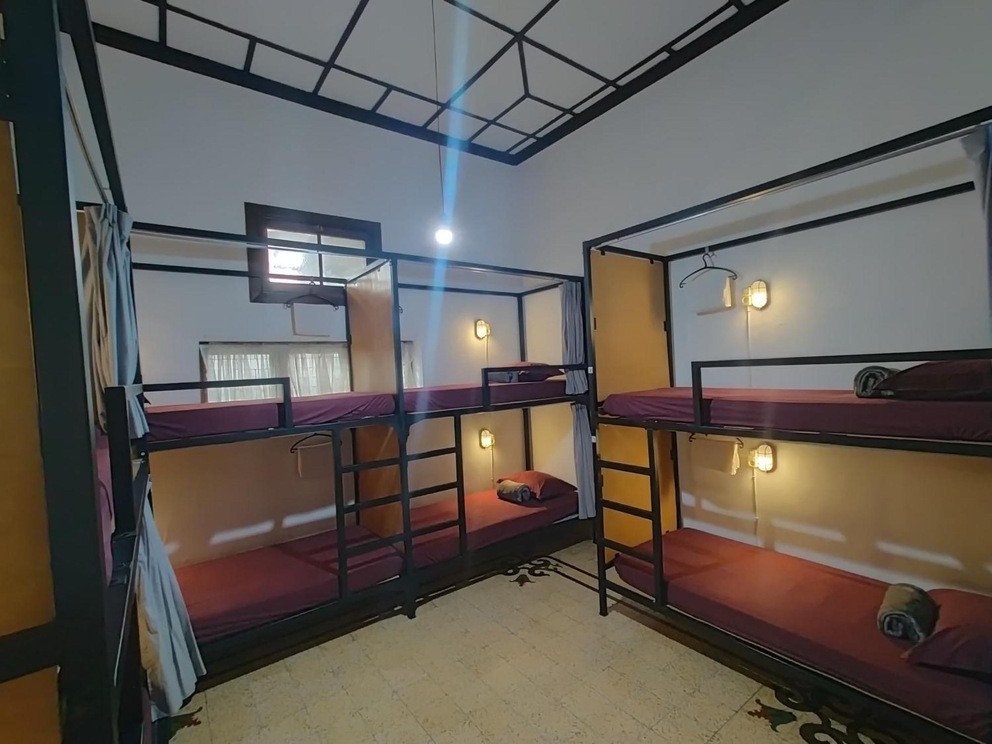Semeru Hostel Malang (Adults Only) Εξωτερικό φωτογραφία