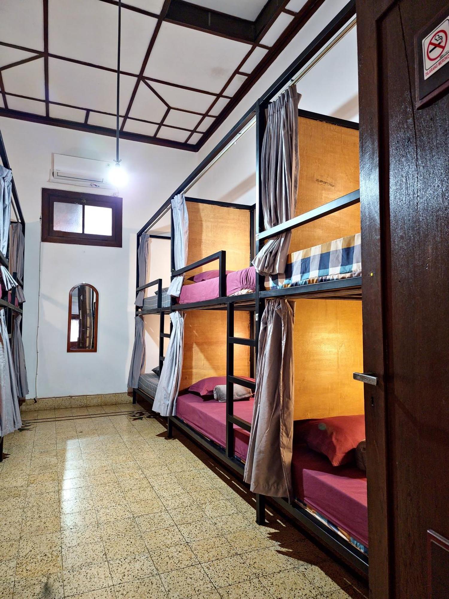 Semeru Hostel Malang (Adults Only) Εξωτερικό φωτογραφία